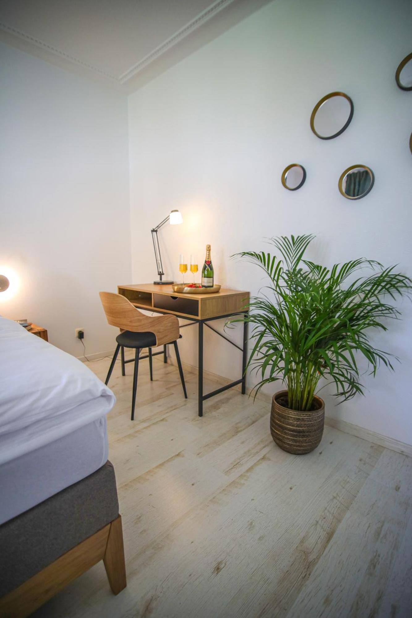 Zentral - Gemuetlich - Kueche - Balkon - Garage Apartment Bad Lippspringe Luaran gambar
